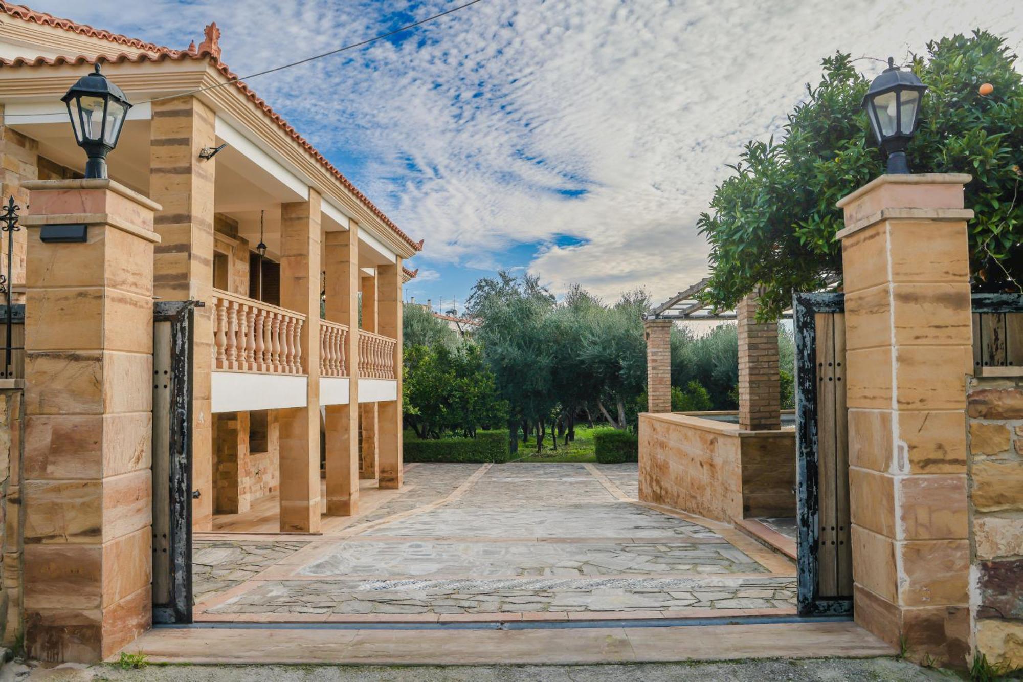 Archontiko Frideriki Luxury Apartments Chios Town Exterior photo